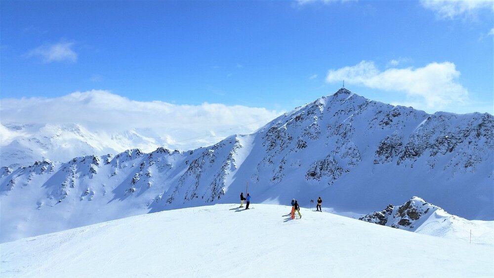 Fisscher Sport -Fisscher Sport view of piz nair